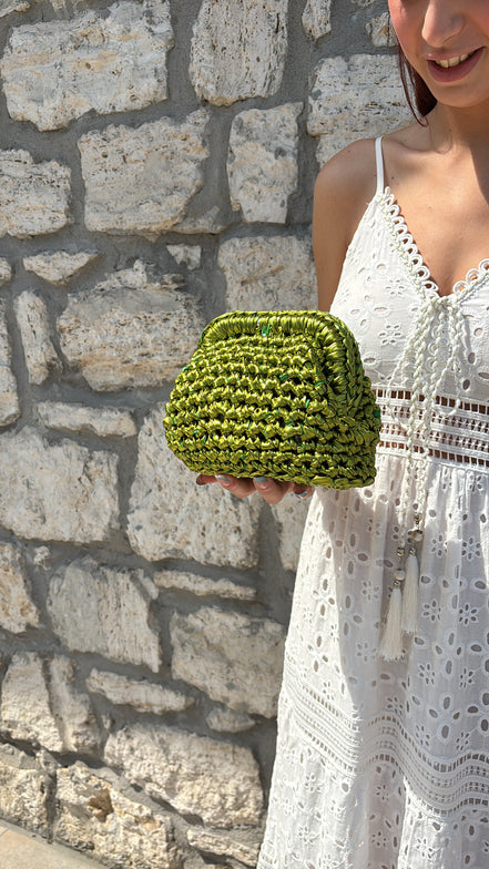 Clutch Pistia