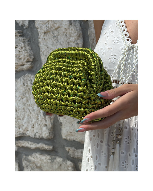 Clutch Pistia
