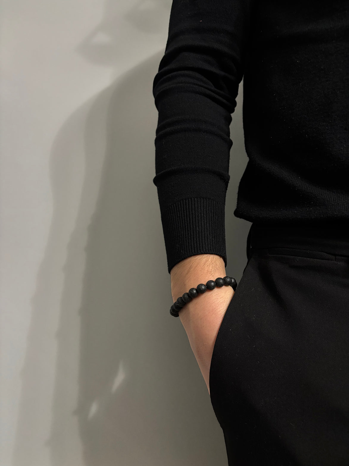 BRACCIALE LUMO NERO IN PIETRE VULCANICHE